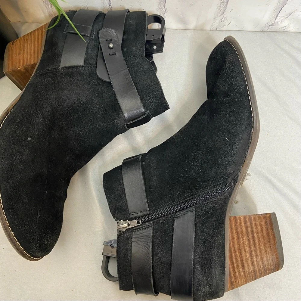 DV Dolce Vita Suede Booties 9.5